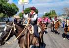 LAS AGRUPACIONES GAUCHAS APORTARON TRADICIÓN AL DESFILE DEL 25 DE MAYO
