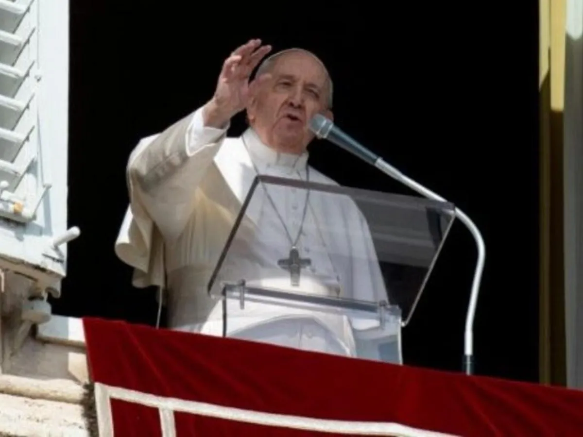 PAPA FRANCISCO: "LA GENTE COMÚN PAGA SOBRE LA PROPIA PIEL LA LOCURA DE LA GUERRA"