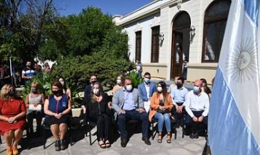 LA MINISTRA DE EDUCACIÓN DIO LA BIENVENIDA A LOS ALUMNOS EN EL REGRESO A LAS AULAS