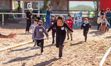 EL DEPORTE LLEGÓ A LA ESCUELA PROVINCIAL DE EQUINOTERAPIA 