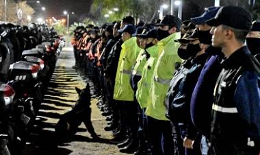 MÁS DE MIL POLICÍAS REALIZARON UN MEGAOPERATIVO EN LA CIUDAD DE SAN LUIS