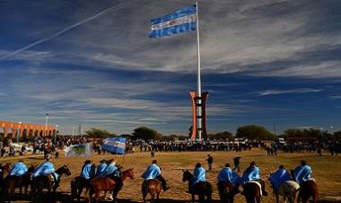 ESTUDIANTES DEL DEPARTAMENTO BELGRANO REALIZARÁN LA PROMESA A LA BANDERA