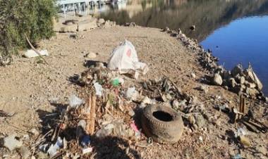 SAN LUIS AGUA TRABAJA EN LA LIMPIEZA DEL PERIDIQUE POTRERO DE LOS FUNES