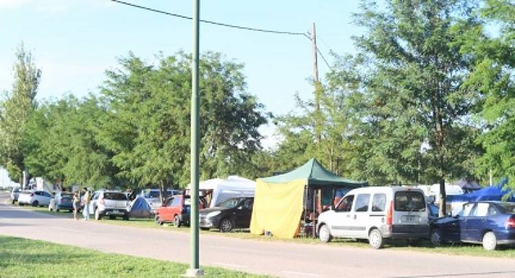 NUEVA GALIA SE CONVIRTIÓ EN UN ENORME CAMPING