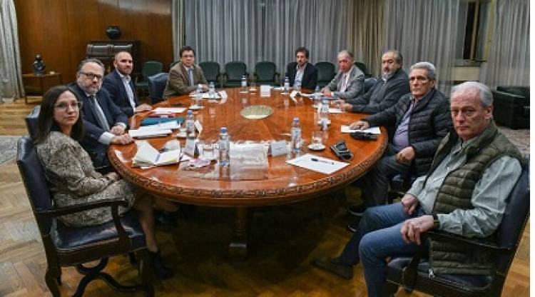 COMPROMISO PARA FRENAR LA INFLACIÓN ENTRE LA UIA, LA CGT Y EL GOBIERNO