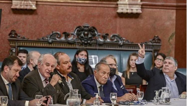 DEBATE POR LOS BIENES NO DECLARADOS EN EL EXTERIOR