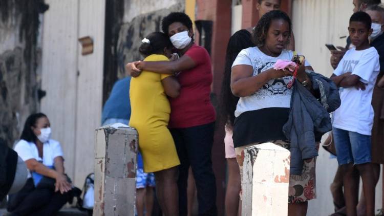 BRASIL: AL MENOS 22 MUERTOS EN UNA FAVELA DE RÍO DE JANEIRO POR UN MEGAOPERATIVO POLICIAL