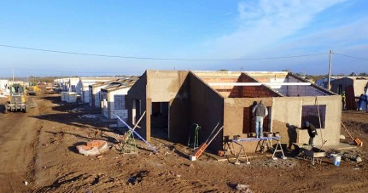 CIUDAD DE SAN LUIS: CONSTRUCCIÓN DE 527 VIVIENDAS Y EXTENSIÓN DE LA AVENIDA LAFINUR