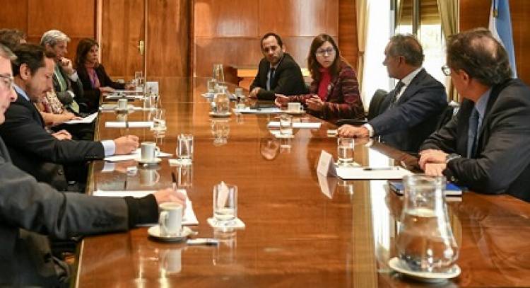 BATAKIS, CARA A CARA CON LAS ALIMENTICIAS