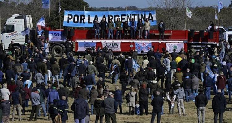 PROTESTA DE LA MESA DE ENLACE CON POCOS PRODUCTORES