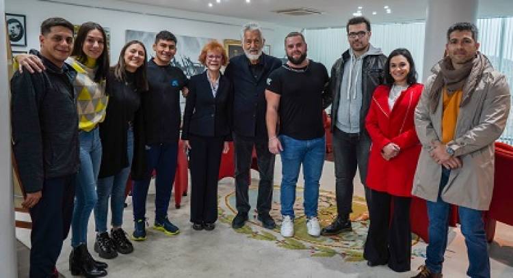 ALBERTO SE REUNIÓ CON ATLETAS DE LUCHA Y LEVANTAMIENTO DE POTENCIA