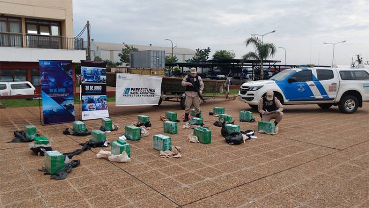 MISIONES: SECUESTRARON MÁS DE 300 KILOS DE DROGA TRAFICADA A TRAVÉS DEL RÍO PARANÁ