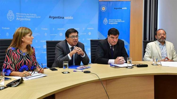BOLETÍN OFICIAL: GOBIERNO CONVOCÓ A REUNIÓN PARA ANALIZAR EL AUMENTO DEL SALARIO MÍNIMO