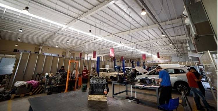 EN LA UPRO REPARAN AUTOS EN FORMA GRATUITA