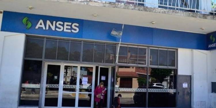 OFICIALIZARON EL BONO PARA JUBILADOS: DE CUÁNTO SERÁ SEGÚN EL HABER QUE PERCIBEN