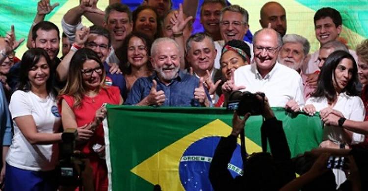 GANÓ LULA Y LE DEVOLVIÓ LA SONRISA A BRASIL
