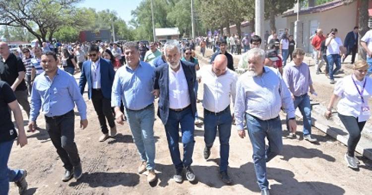 EL GOBERNADOR INAUGURÓ EN SAN FRANCISCO EL TEATRO DEL CENTRO CULTURAL