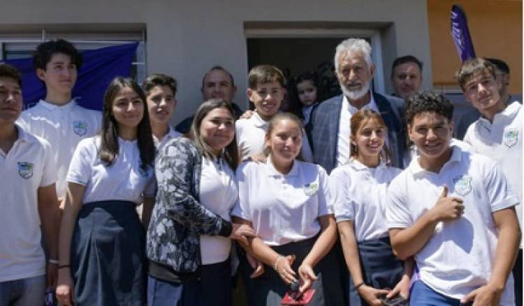RODRÍGUEZ SAÁ RECORRIÓ LA OBRA DE VIVIENDAS QUE SE CONSTRUYEN EN LUJÁN