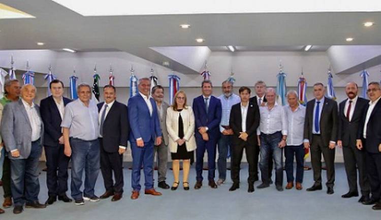 LA LIGA DE GOBERNADORES PERONISTAS SE REUNIÓ CON LA CGT