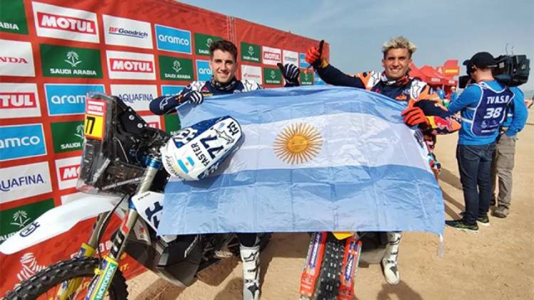 DAKAR 2023: TRAS DISPUTARSE LA ETAPA 2, KEVIN BENAVIDES SE MANTIENE ENTRE LOS CINCO MEJORES EN MOTOS