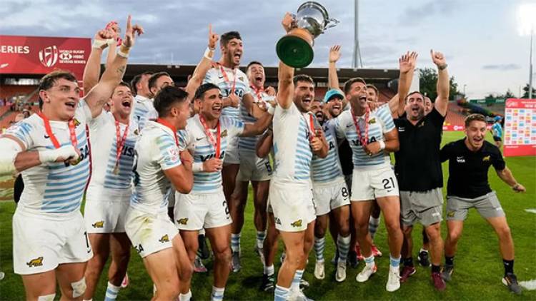 LOS PUMAS 7s VENCIERON A LOS ALL BLACKS Y SE CORONARON CAMPEONES DEL TORNEO SEVEN DE HAMILTON